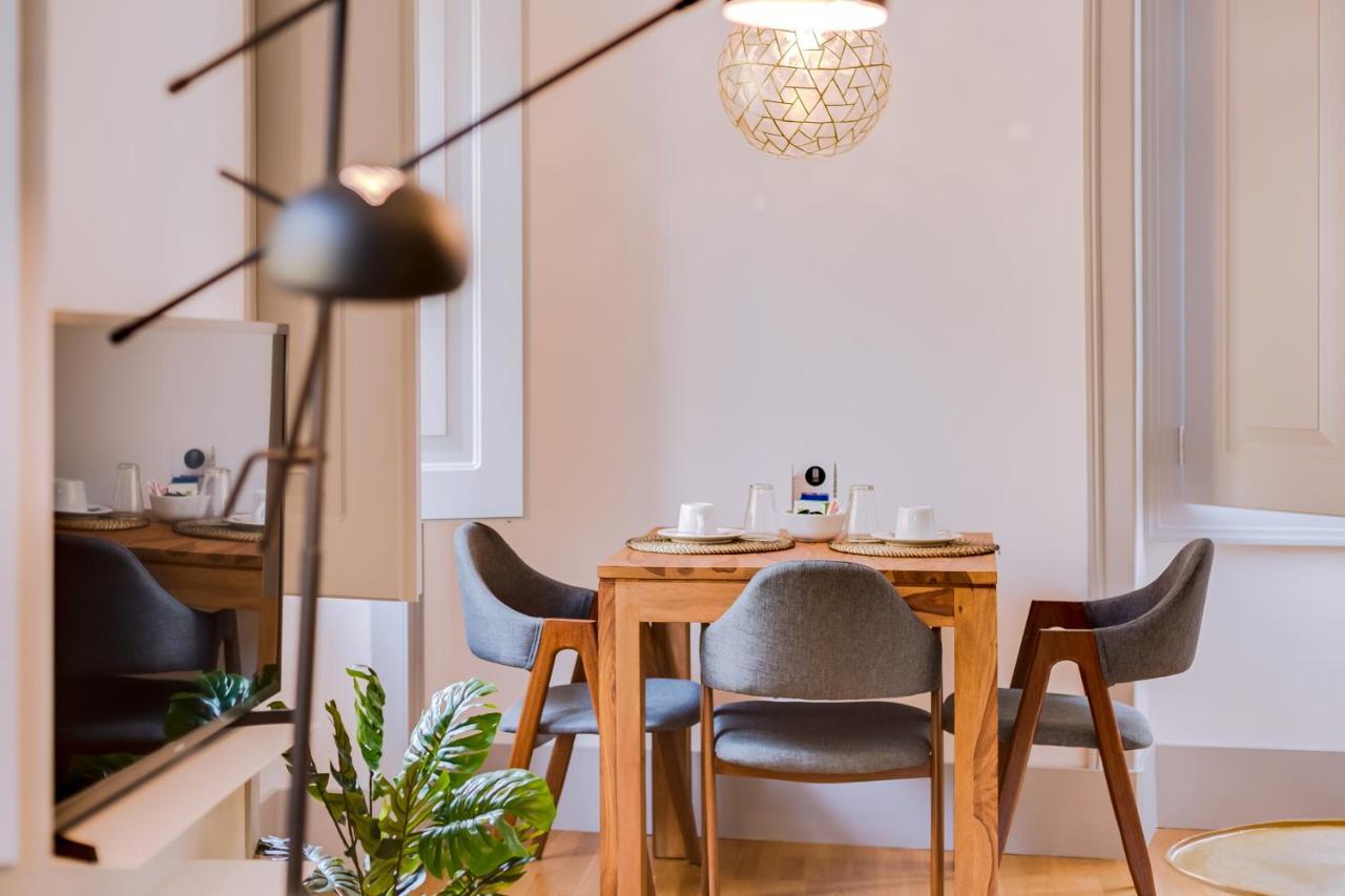 Poiais By Lisbon Inside Out Apartment Exterior photo