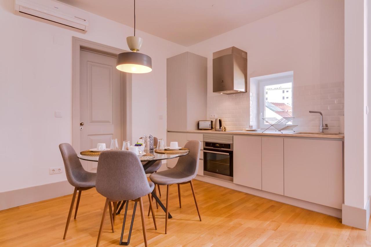 Poiais By Lisbon Inside Out Apartment Exterior photo